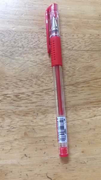 Bút MG Q7 đỏ