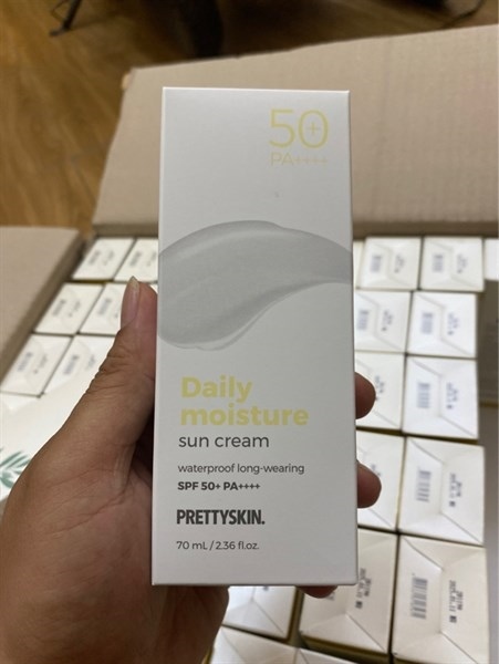 KEM CHỐNG NẮNG PRETTYSKIN DAILY MOISTURE VÀNG 70ML