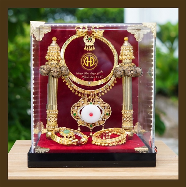 Bộ Vòng cổ + vòng tay + hèo + xúc xắc