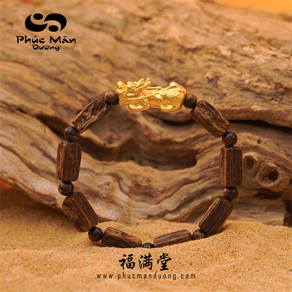 Vòng Trầm Sánh Chìm Hạt Đốt Tự Nhiên Phối Charm Tỳ Hưu Bạc Mạ Vàng 18K