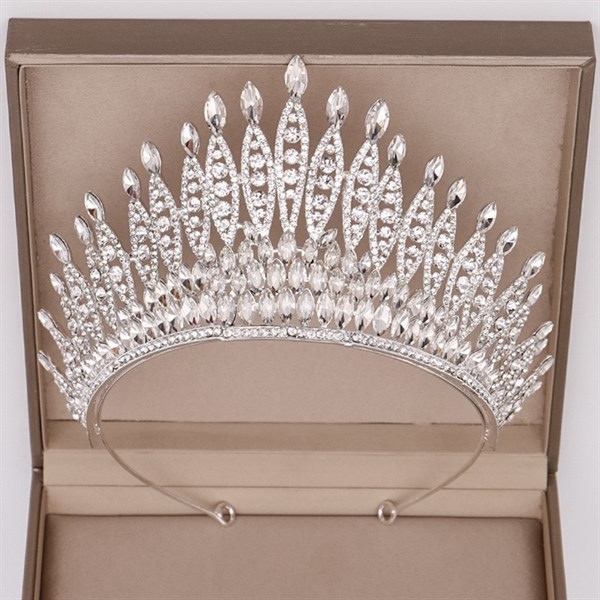 Vương miện cô dâu dáng thái cao lấp lánh nhiều đá mẫu mới đẹp t9 - 2023