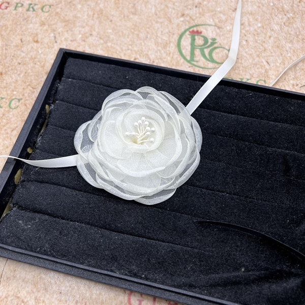 Dây hoa choker đeo cổ màu trắng kem dây ruy băng cột