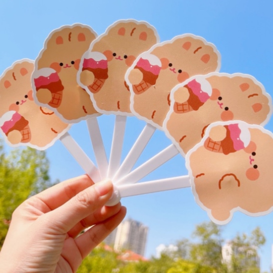 Quạt hoạt hình 6 cánh