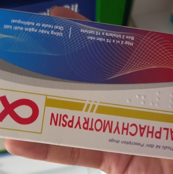 Alphachymotrypsin 4200IU MIPHARCO 30V-duoc-ban-tai-DomedPharma