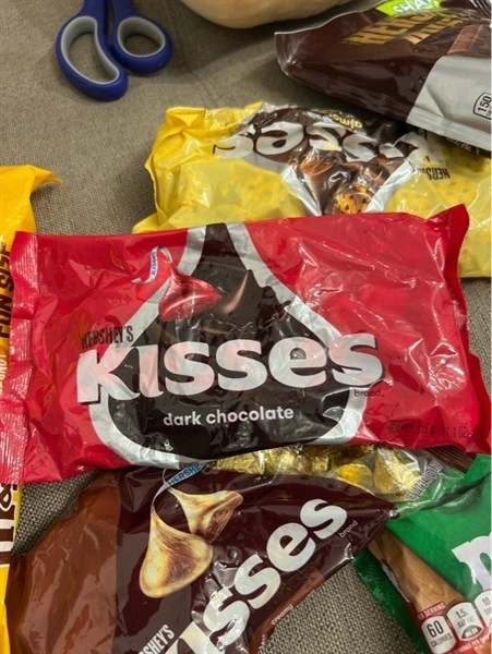 SOCOLA HERSHEY’S KISSES DARK 315G