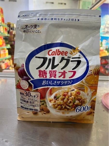 NGŨ CỐC CALBEE TRẮNG ÍT ĐƯỜNG