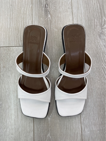 Tam giác 2 quai - trắng