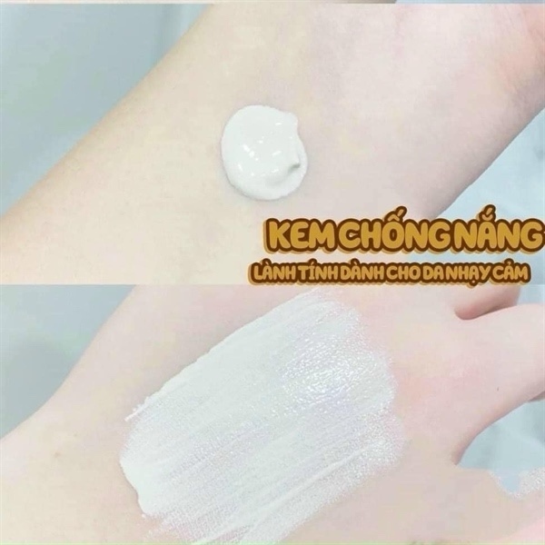KEM CHỐNG NẮNG SKIN1004 MADAGASCAR CENTELLA AIR-FIT 50ML