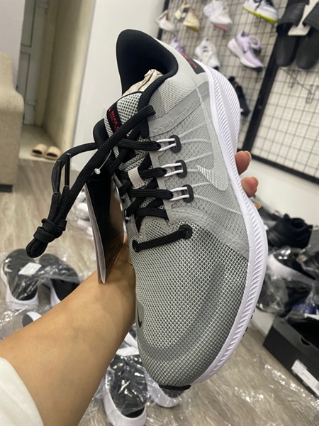 Giày chạy nam NIKE QUEST 4 màu ghi DA1105-007
