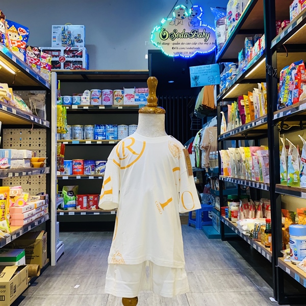 Chiro Bộ ngắn in họa tiết Typo CR2305 - Trắng