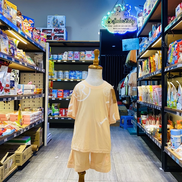 Chiro Bộ ngắn in họa tiết Typo CR2305 - Cam nhạt