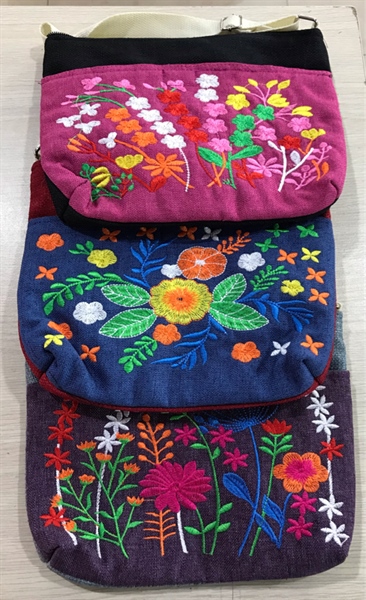 Túi thêu hoa đeo chéo - Usd 3