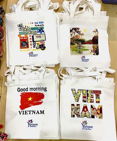 Túi vải thô trắng đen in ảnh - Painting Cotton bag - Usd 4