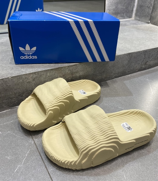 Dép Adidas Adilette 22 'Desert Sand'