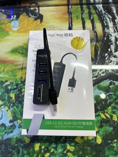 Bộ chia USB 3.0 + đầu đọc thẻ nhớ 5 trong 1 Veggieg VC303 (6T)(FV)