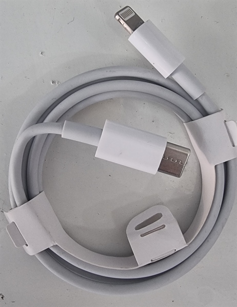 USB-C to lightning