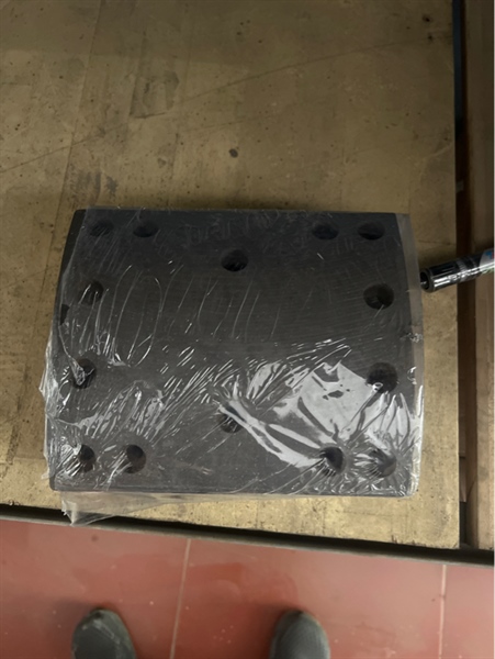 Má phanh Howo 14 lỗ b22