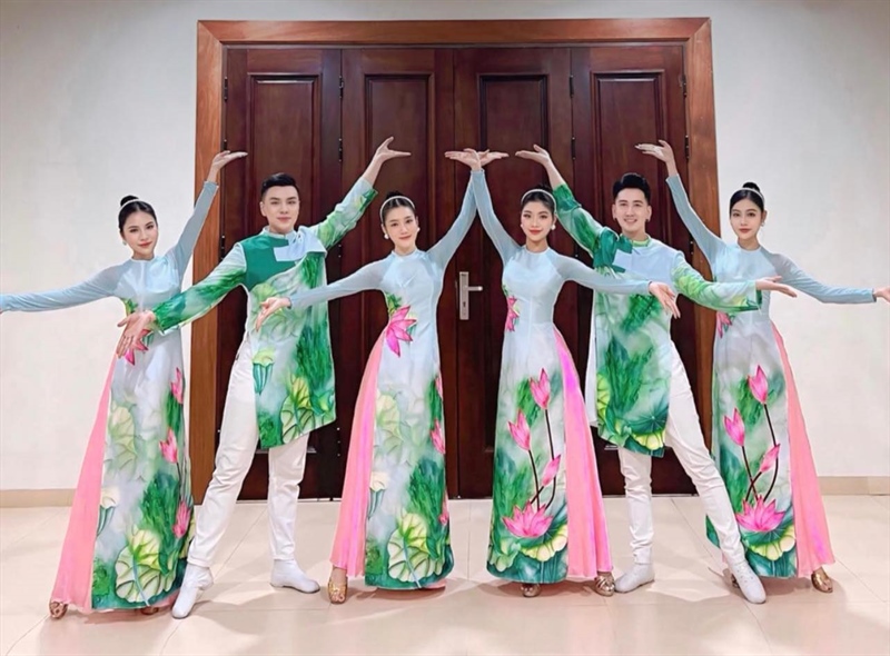 ÁO DÀI SEN 3D NAM NỮ