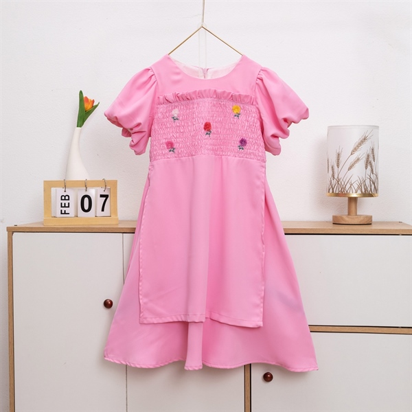 Áo Dài Cách Tân Bé Gái Thêu Hoa Ngực Nhún Tay Bồng | Size 4–14