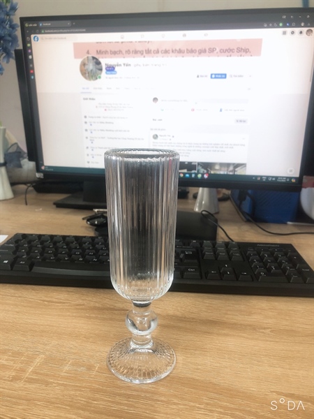 Ly Thủy Tinh - Champagne - Sọc Đứng Chân Thấp