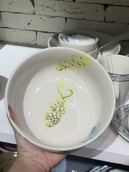 Tô tròn 17 CÁ BA MÀU