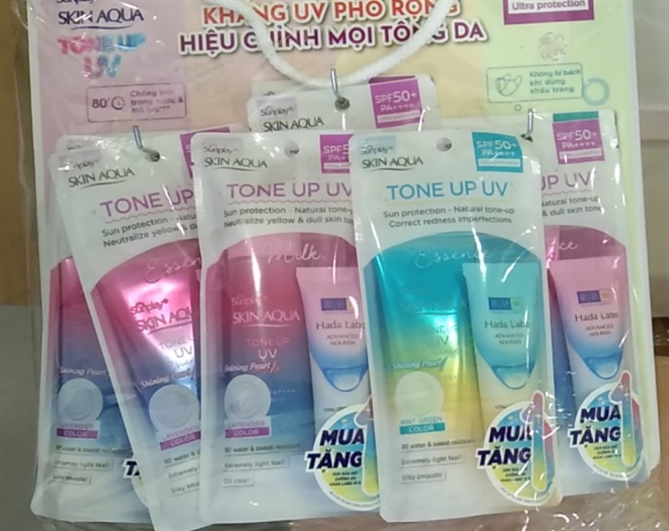 Thanh treo Skin Aqua Tone Up (1 sữa lavender + 3 tinh chất lavender + 1 tinh chất mint green + KM tinh chất lavender)