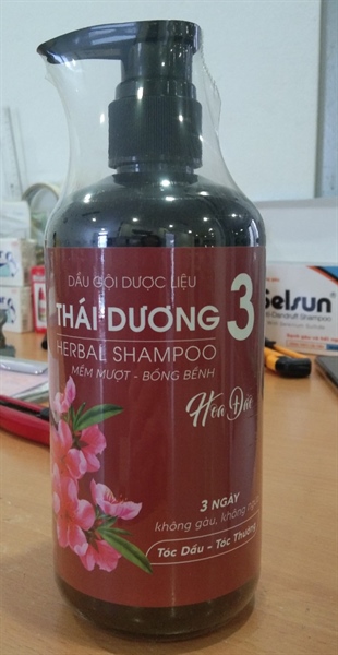 Dầu gội Thái Dương 3 Hoa Đào 500ml có vòi