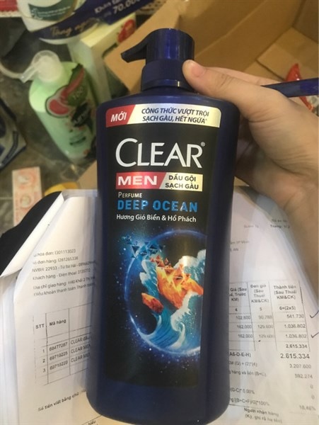 Dầu gội clear men hương nước hoa biển và hổ phách 600g