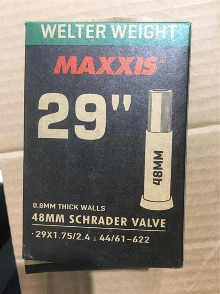 Săm 29x1.75/2.4 MAXXIS Van gạo 48L - Hộp đen xanh (Chiếc)