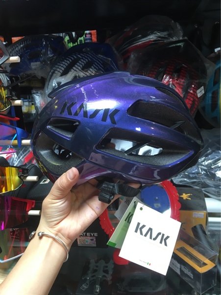 Mũ bảo hiểm Kask Protone - Xanh đổi màu (Chiếc)
