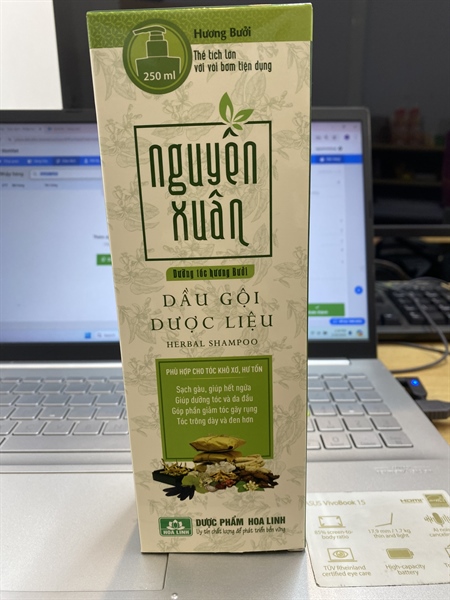 Dầu gội dược liệu Nguyên Xuân - Hương Bưởi 250ml