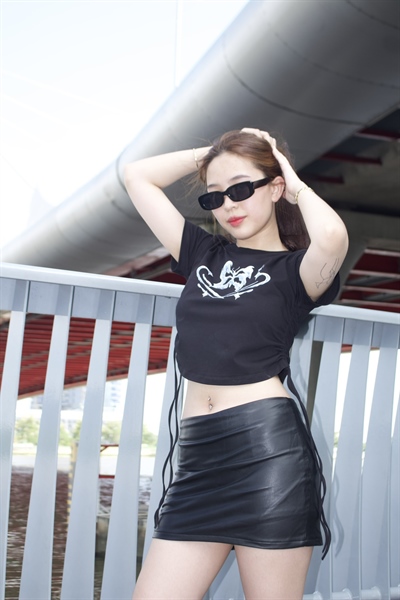 SHINE BUTTERFLY SIDE STRING TOP