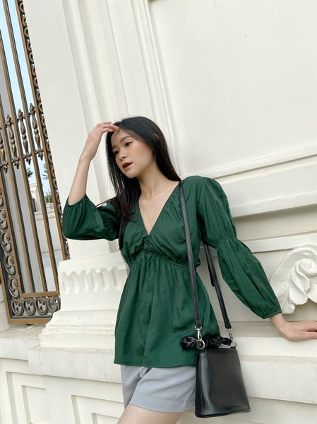 CROSS NECK RUFF TOP