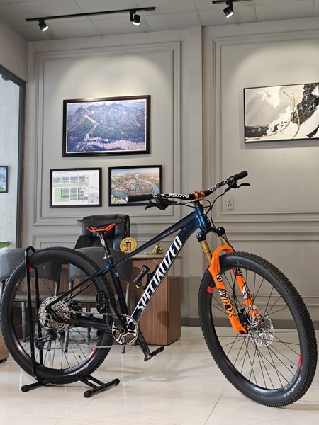 Xe Đạp MTB Specialized Deep Blue 4D cấu hình Shimano Deore M6100